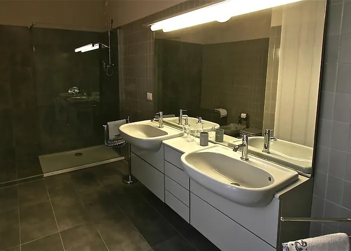 לינה וארוחת בוקר Brera Relais 4*